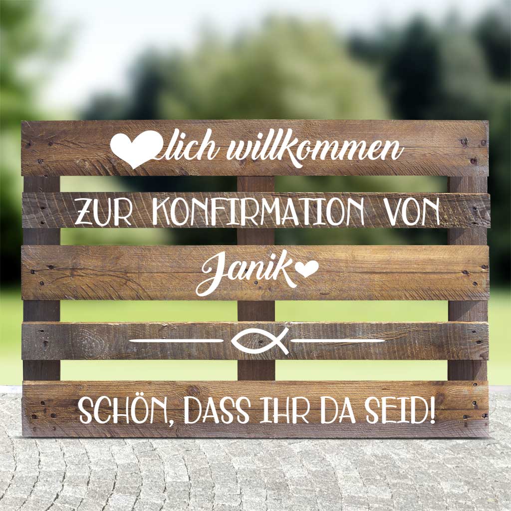 braune Palette mit weißer schrift für die Konfirmationsfeier